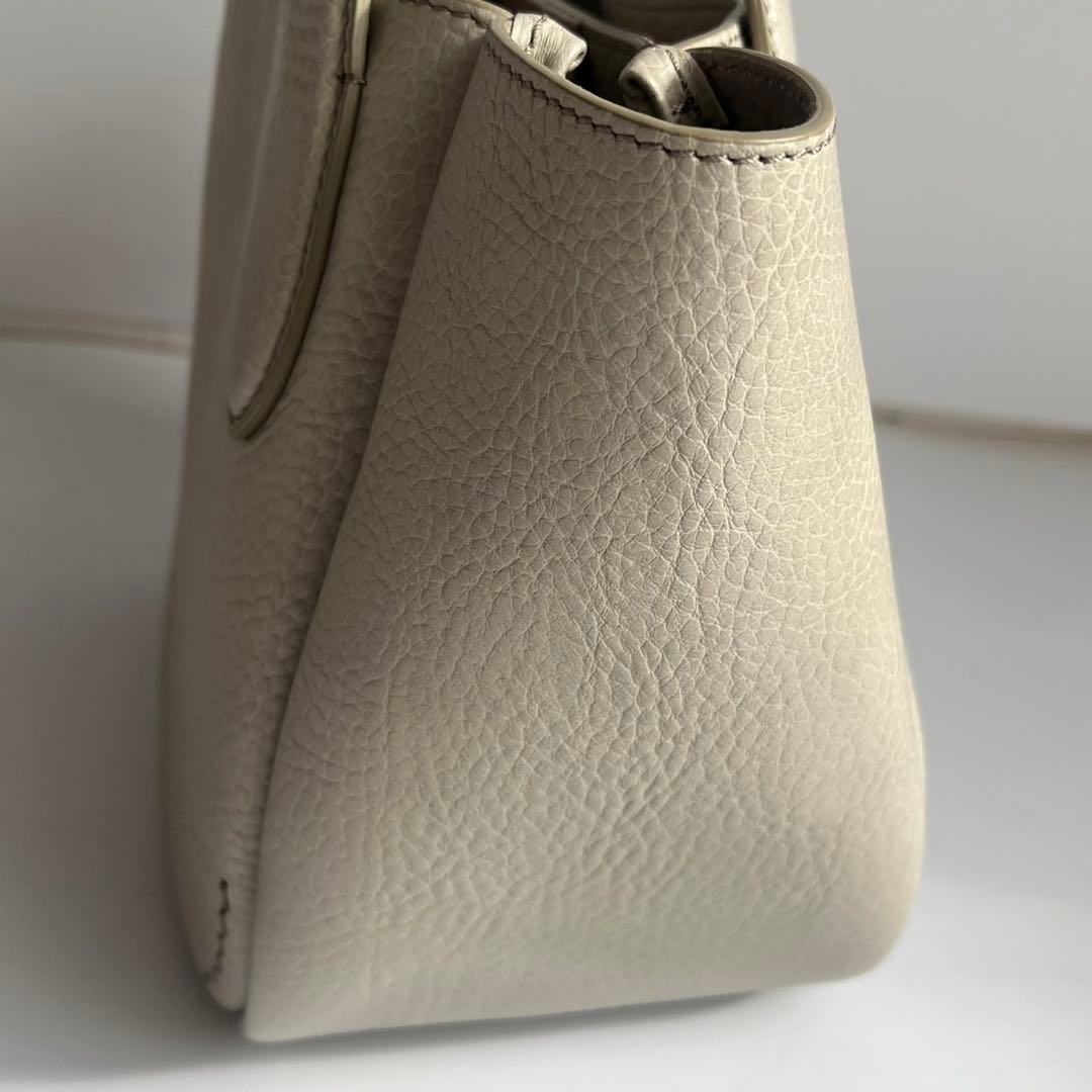 ✨未使用　現行モデル✨　HIROFU カーラ　ハンドバッグ　　H ベージュ