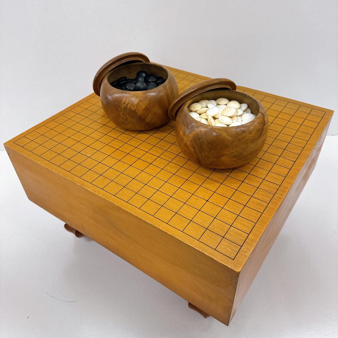 【美品】囲碁盤 脚つき　木製囲碁盤セット　白石・黒石付き
