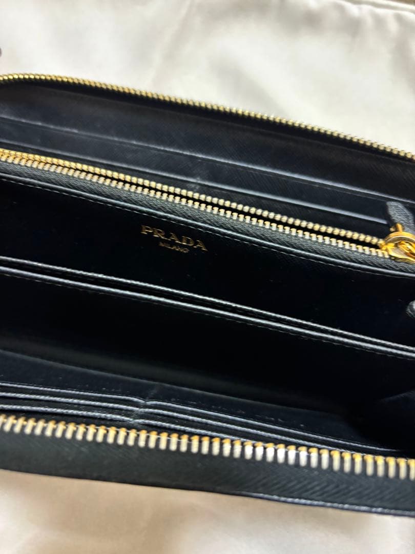 PRADA プラダ　長財布