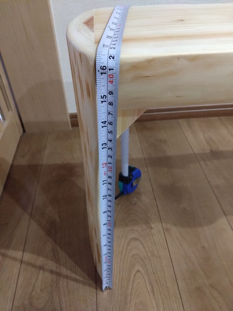 檜のベンチ52 丸太風で座りやすく、総檜造り、リビングや食卓に