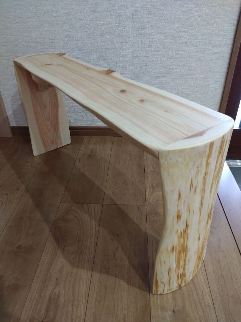 檜のベンチ52 丸太風で座りやすく、総檜造り、リビングや食卓に