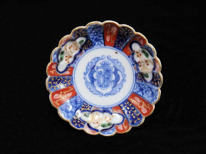 大聖寺伊万里 金襴手 輪花 窓絵 松竹梅の図 豆皿 197AS-BNo - メルカリ