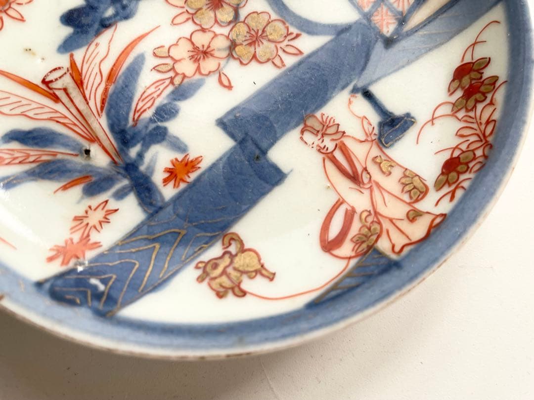 骨董 アンティーク 古伊万里 金襴手 色絵 金彩犬の散歩図 小皿 三寸皿