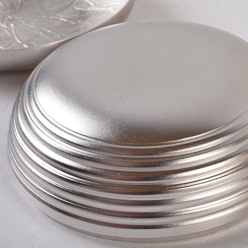 茶道具 帖佐美行作 銅地金銀鍍金 彫金香合 春蘭想 共箱 C 8579 - メルカリ