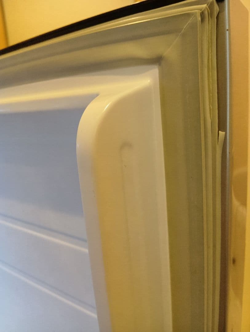 Hisense シルバー 227L 冷蔵庫 HR-B2301 2018年製