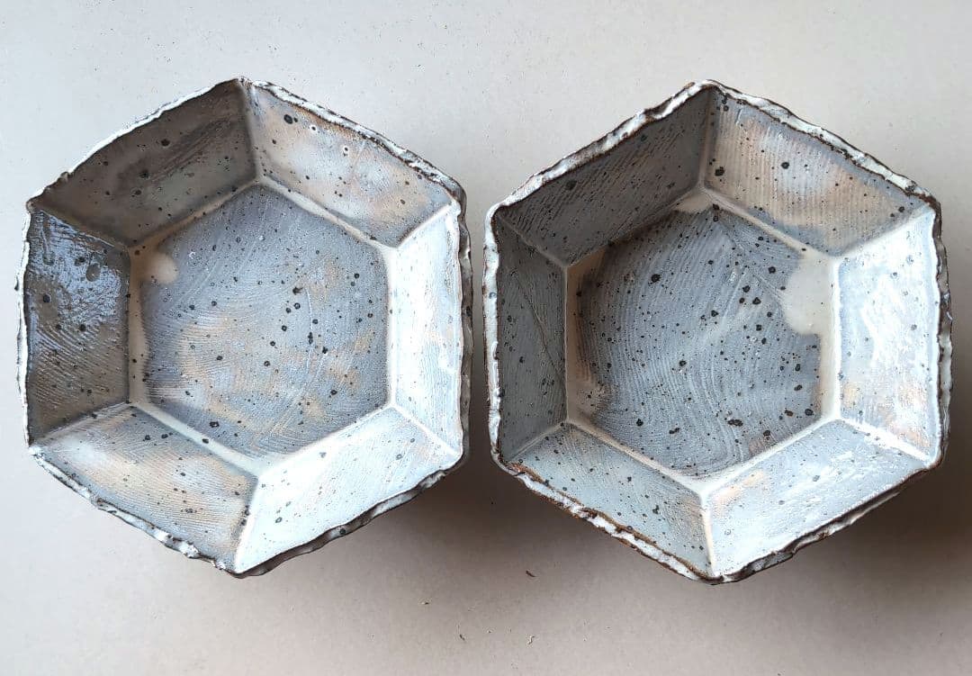 伊賀焼 蓮 善隆作 粉引手 六角皿二枚 共箱あり - メルカリ