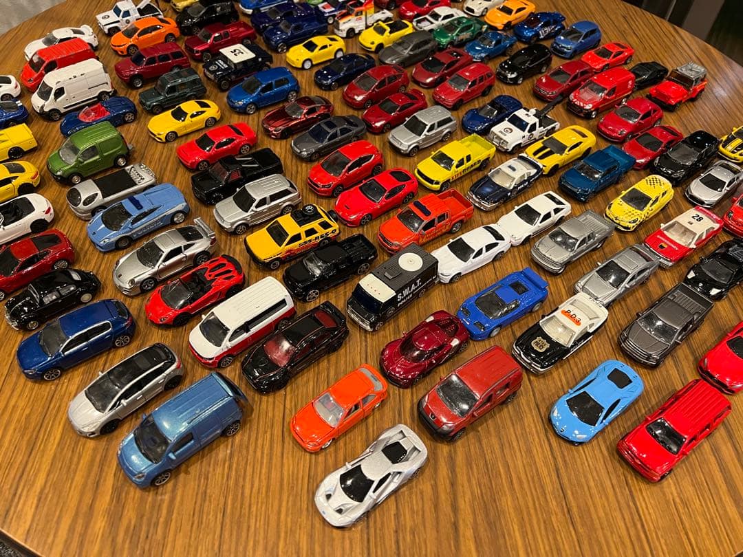 ミニカー　マジョレット　ホットウィール　まとめ売り約110台