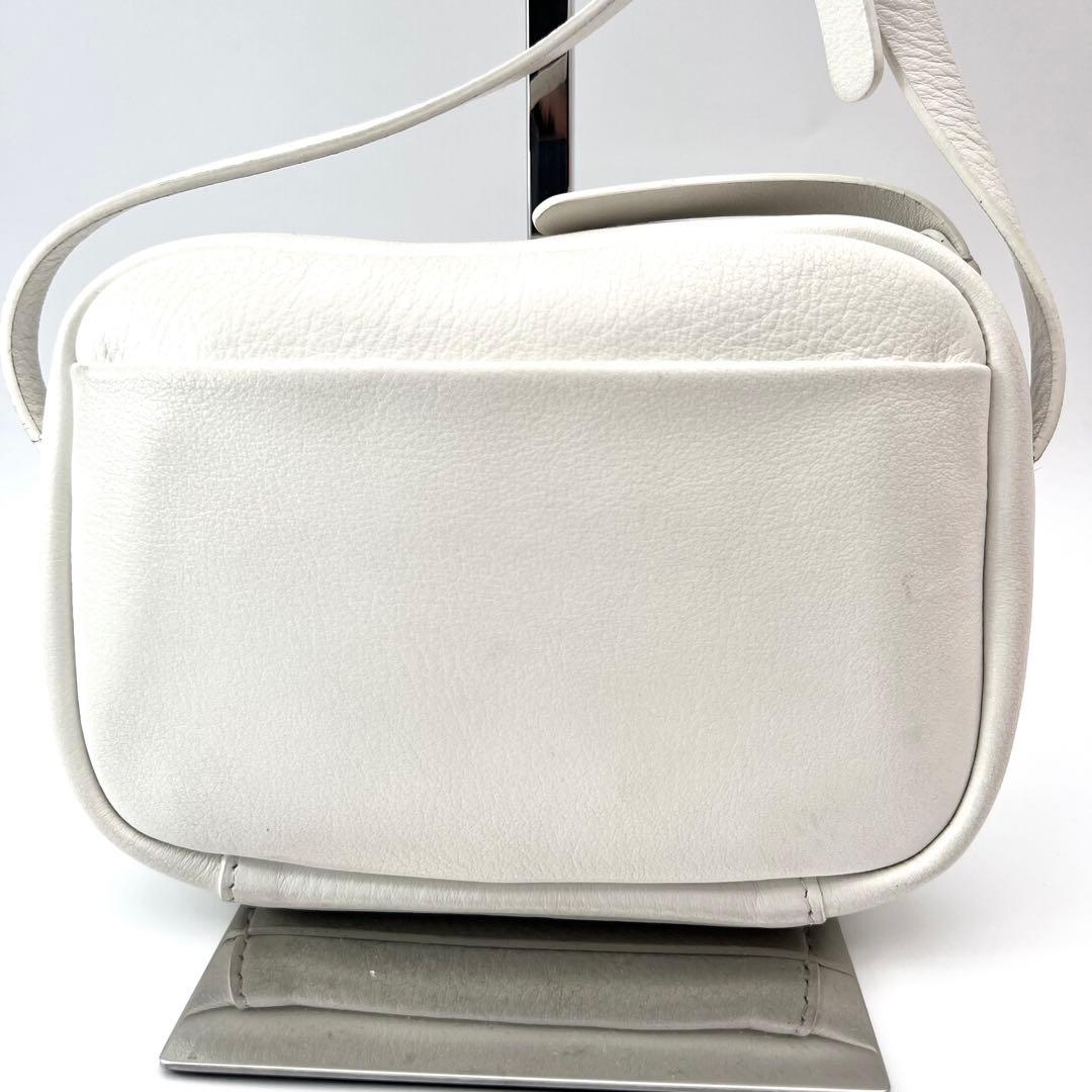 美品✨　バレンシアガ　カメラバッグ　レザー ホワイト　エブリデイ　ショルダー