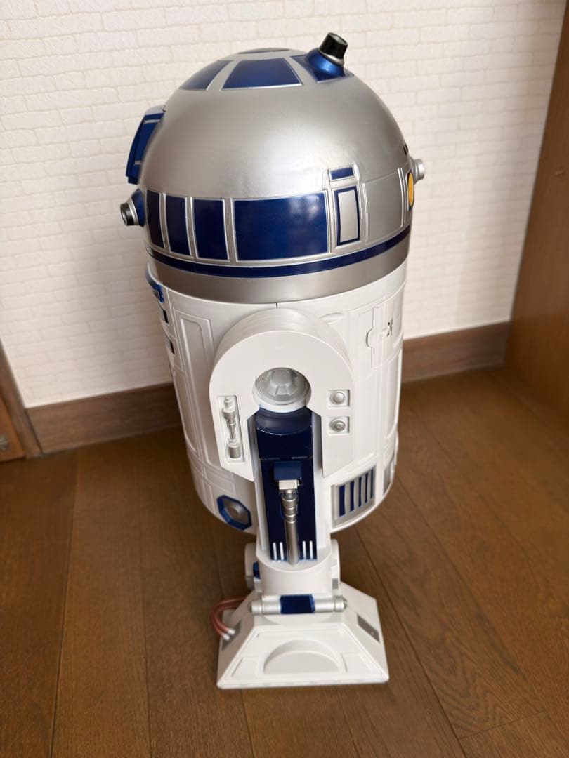デラックス R2-D2 フィギュア