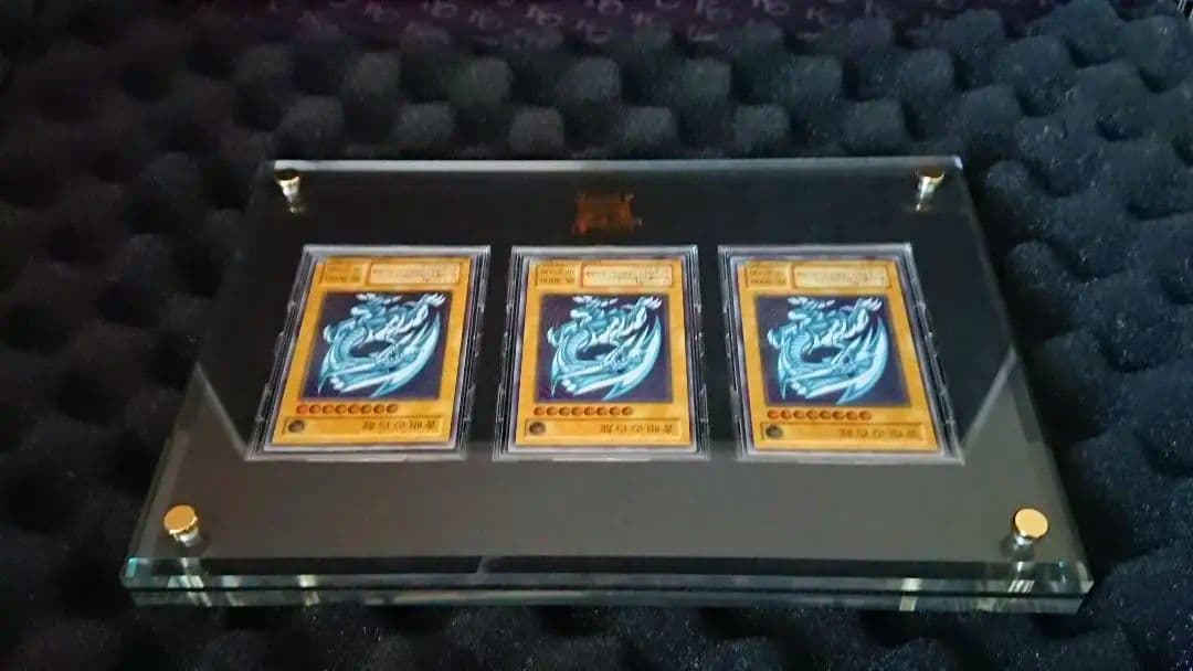 青眼の白龍アルティメットレア３枚&海馬ディスプレイセット