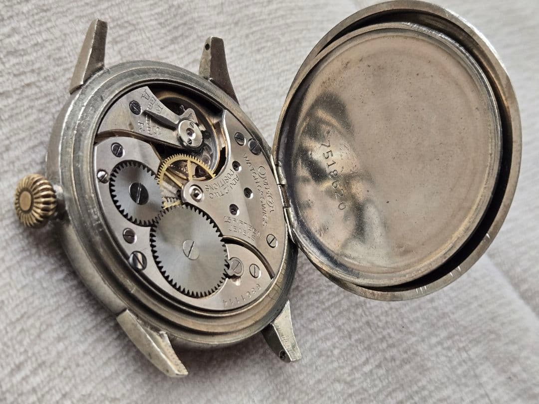 100年前の OMEGA　シルバーハンターケース スモセコ　メガヴィンテージ