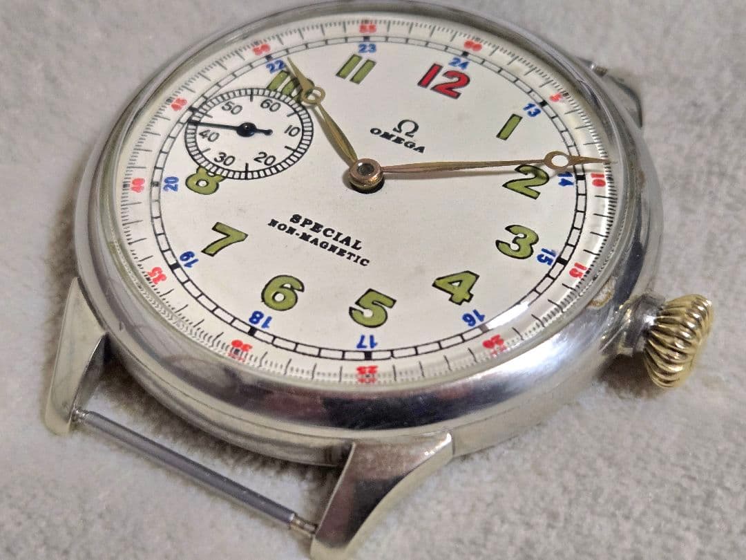 100年前の OMEGA　シルバーハンターケース スモセコ　メガヴィンテージ