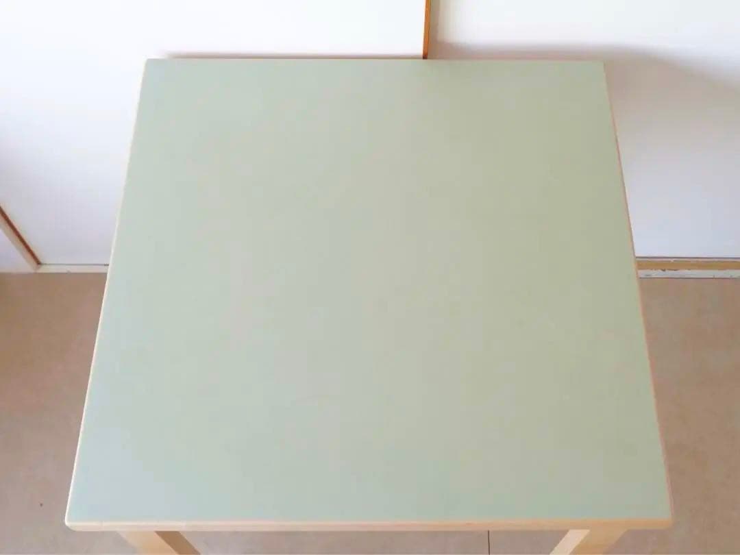 artek アルテック　アルヴァ・アアルト　テーブル　北欧　ピスタチオ　81C