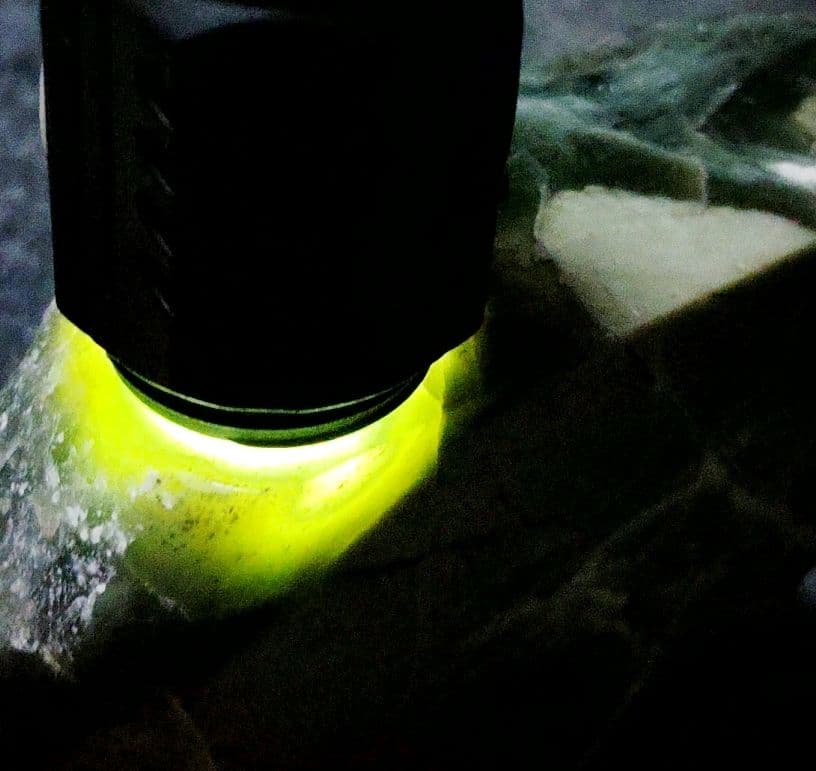 ☆翡翠原石☆幻の翡翠【秩父軟玉・三沢ヒスイ2面カット663g】 - メルカリ