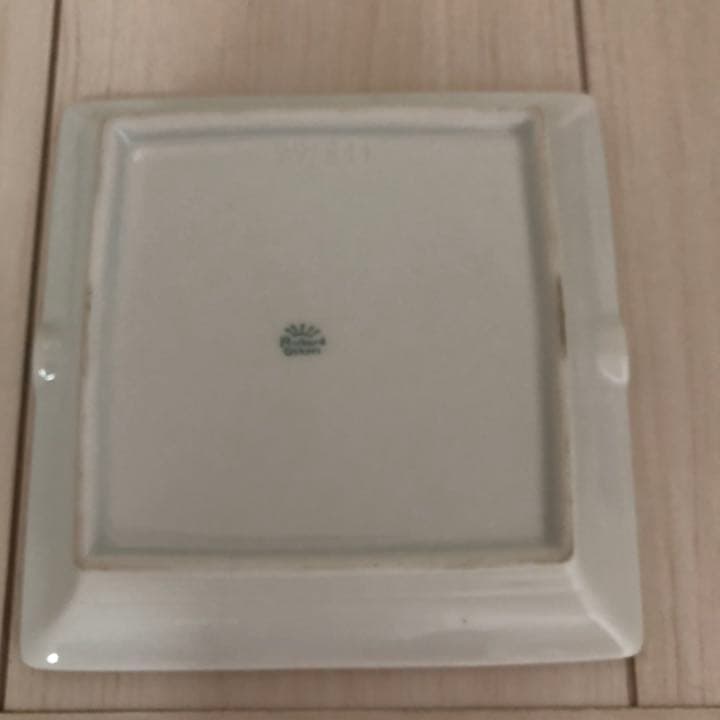 シリアルナンバー リチャードジノリ 新品 前菜 灰皿 オードブル