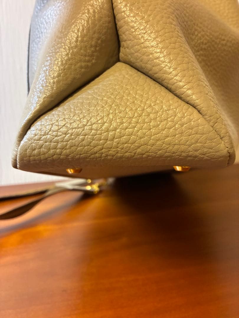 アタオ　エルヴィ　グレージュ