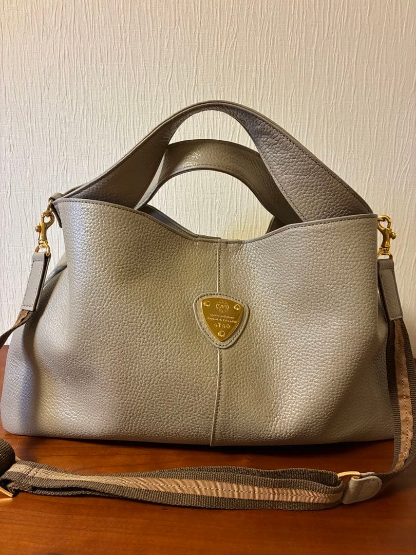 アタオ　エルヴィ　グレージュ