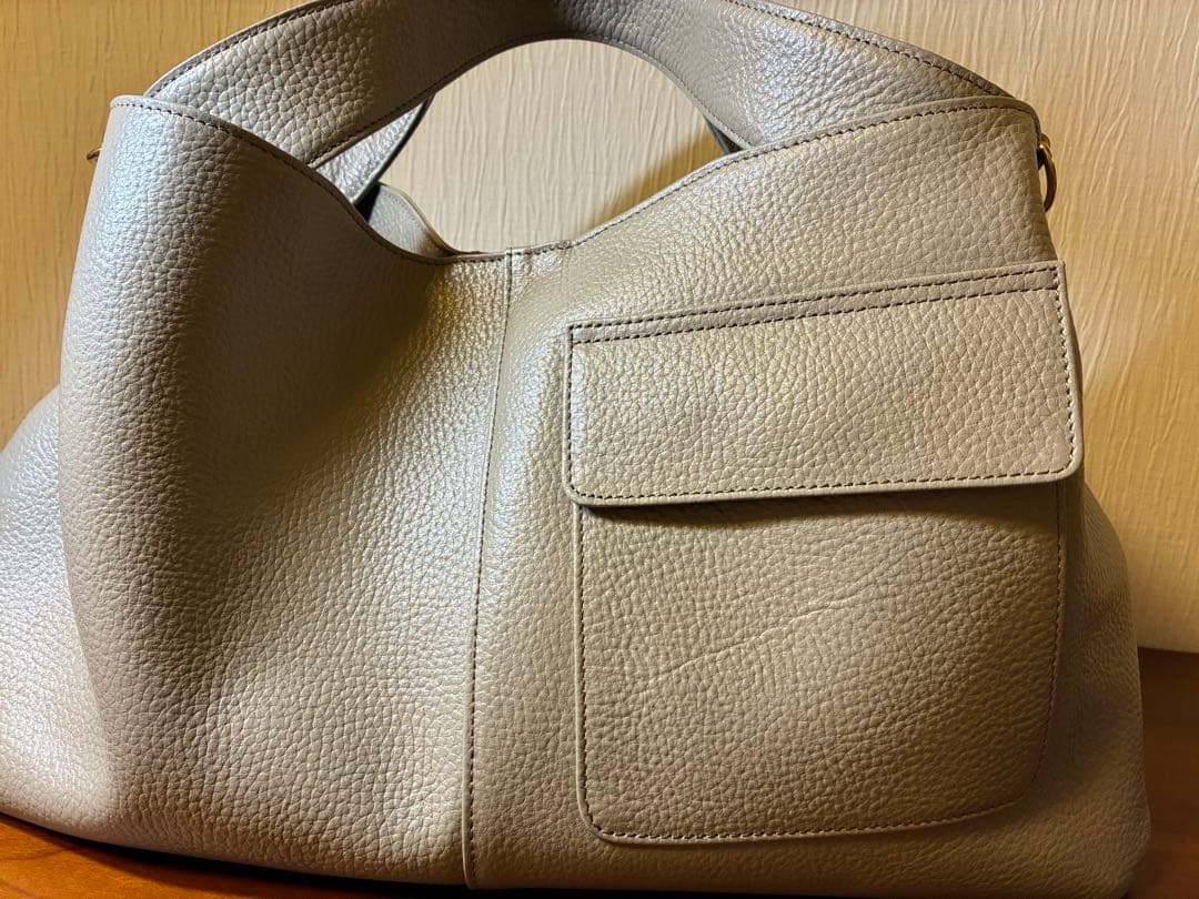 アタオ　エルヴィ　グレージュ