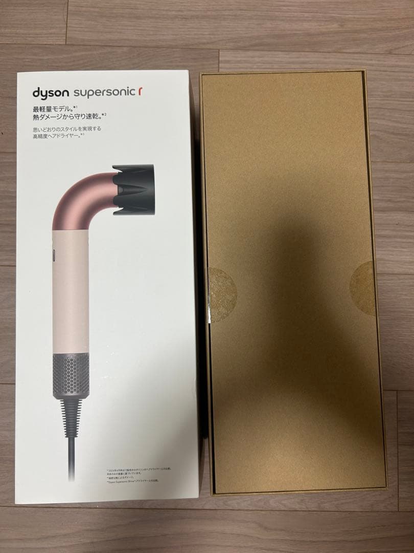 ゆ*い様 【新品未使用】ダイソン ドライヤー HD17 VLP セラミックピンク