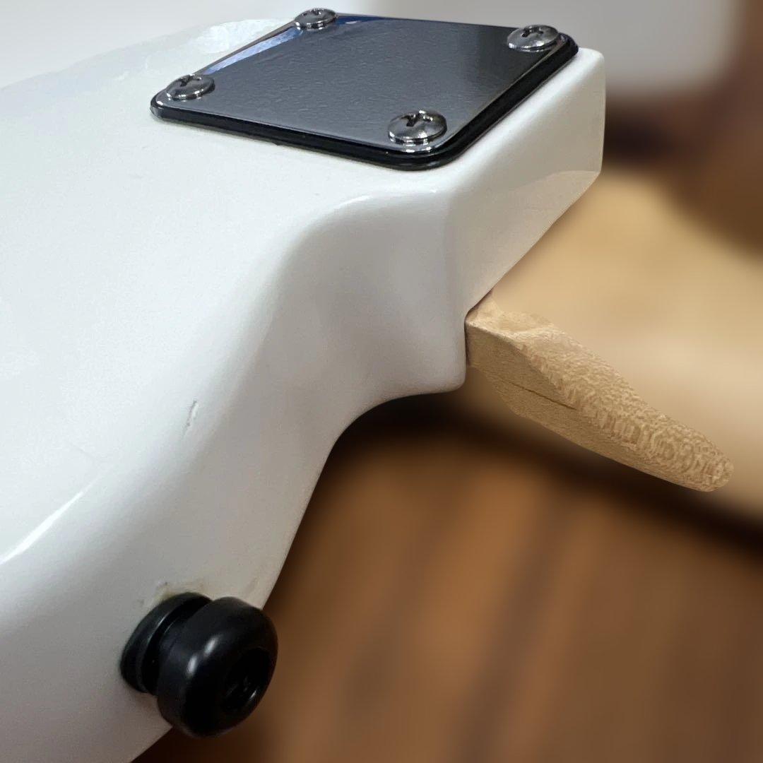 k*e様 PB141 エレキギター 白 やや傷汚れあり 動作不明 ジャンク 10