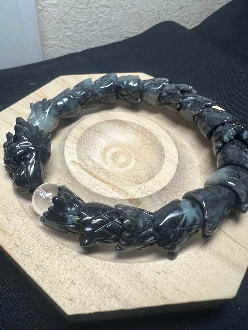 浄化の水晶&全ての繁栄 黒翡翠製 龍神ブレスレット - メルカリ