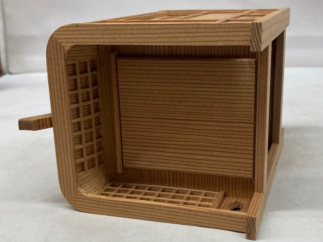 B535b 木地造 御所車置物 作者不詳 貴人乗り物 牛車 屋形車 - メルカリ