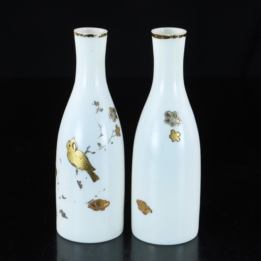 Y2679-8 江戸ガラス 乳白蒔絵金彩 梅に鶯文 徳利 2本セット 　　＃6 Y2679-8 江戸ガラス 乳白蒔絵金彩 梅に鶯文 徳利 2本セット ＃6