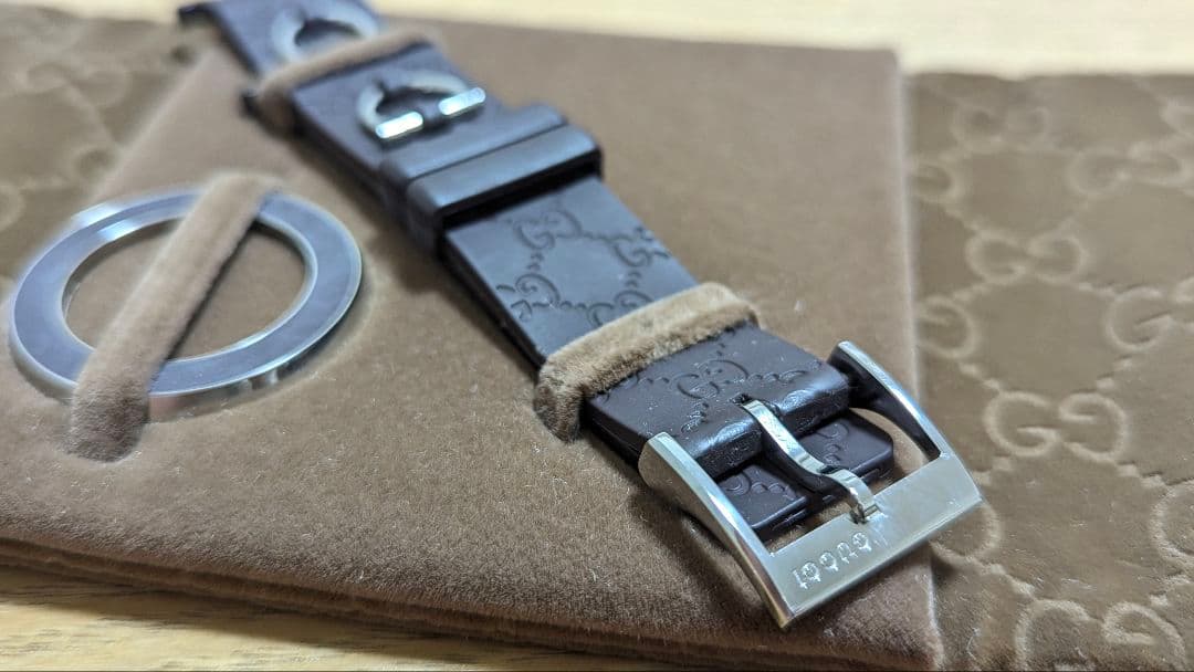 GUCCI 129.4 Uプレイ レディースウォッチ グッチシマレザーベルト