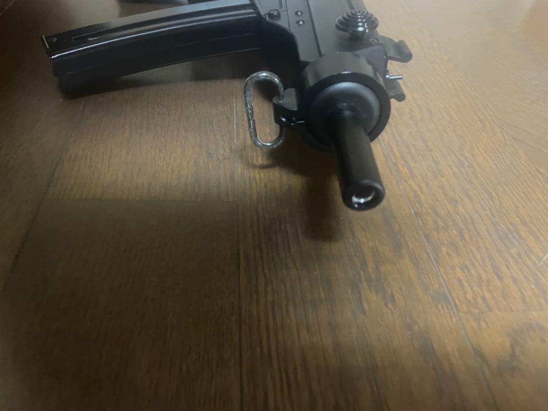 東京マルイ 　V-61 スコーピオン 予備マガジン付き　エアコキ