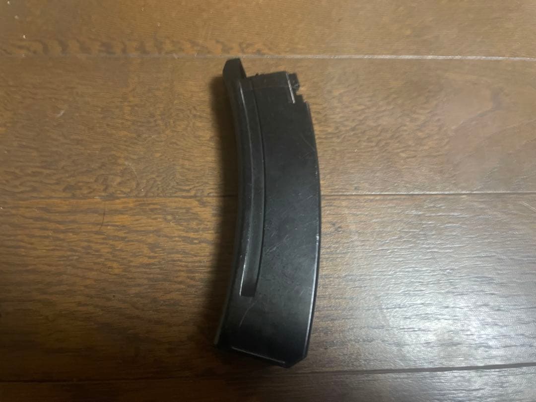 東京マルイ 　V-61 スコーピオン 予備マガジン付き　エアコキ