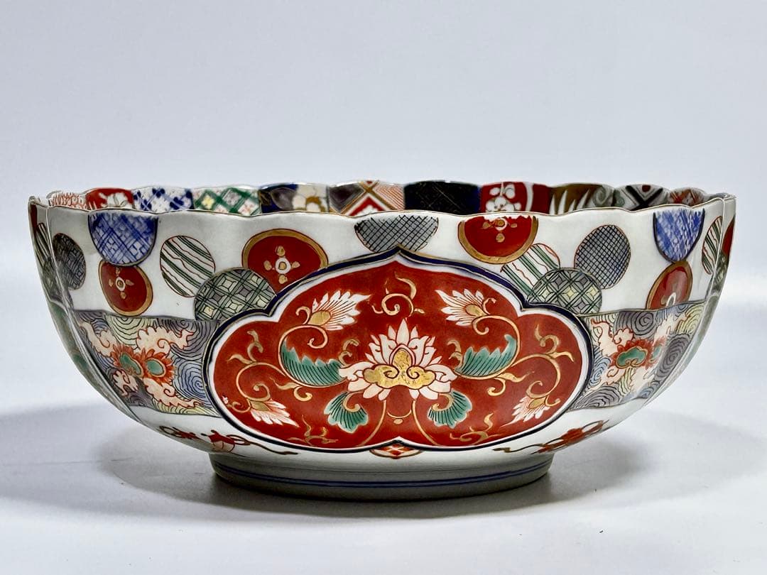 明治 深川製磁 色絵金彩 裏菊文 菊花割鉢 伊万里 有田