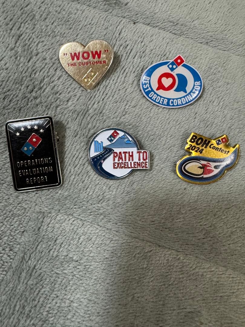 ドミノピザ ピンバッジ - メルカリ