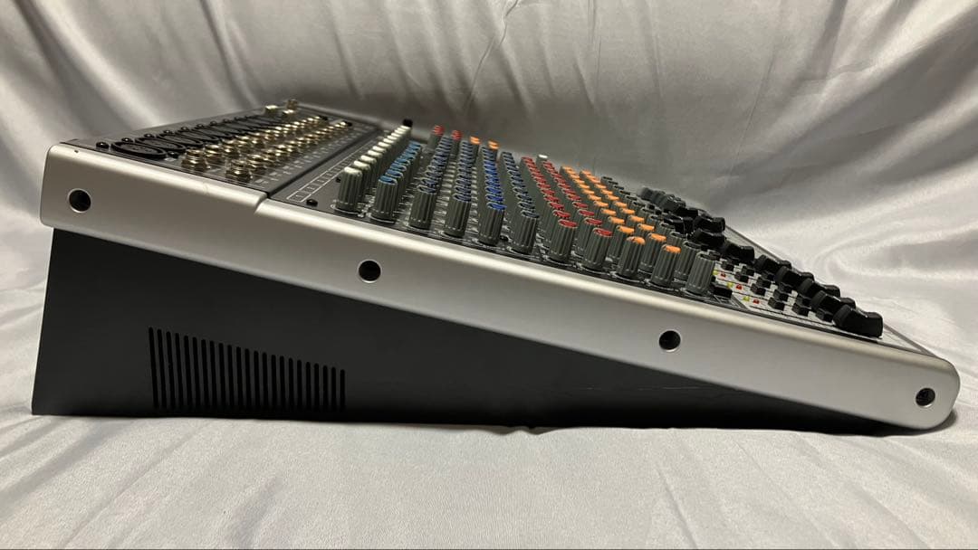 美品 Behringer XENYX X2442USB 16chアナログミキサー