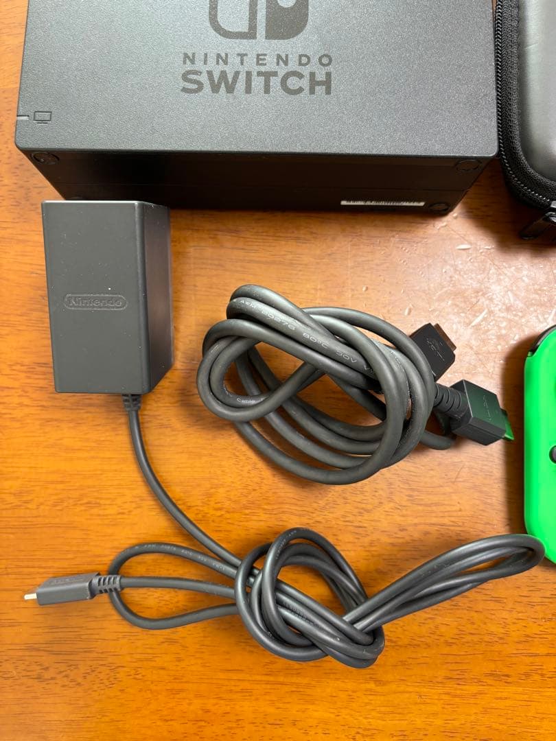 Nintendo Switch スイッチ　本体　ケース　コード等