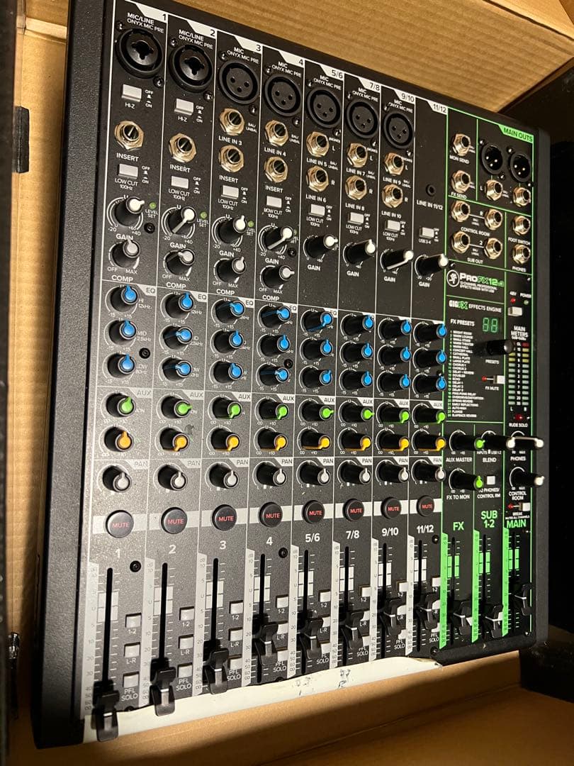 新春セール【ほぼ未使用】Mackie PROFX12v3 アナログミキサー
