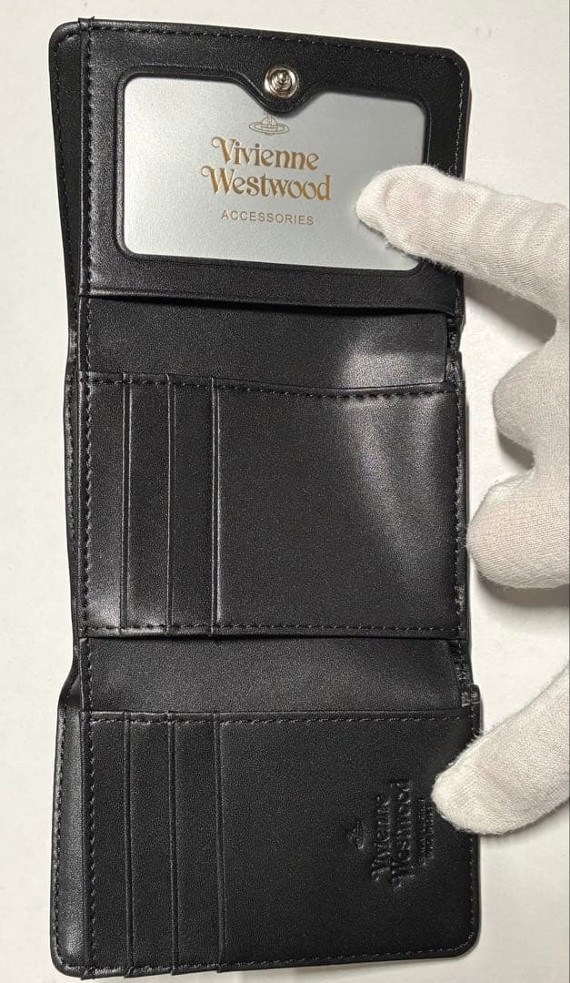 内柄も素敵☆最新】Vivienne Westwood 三折財布 マット黒 内柄も