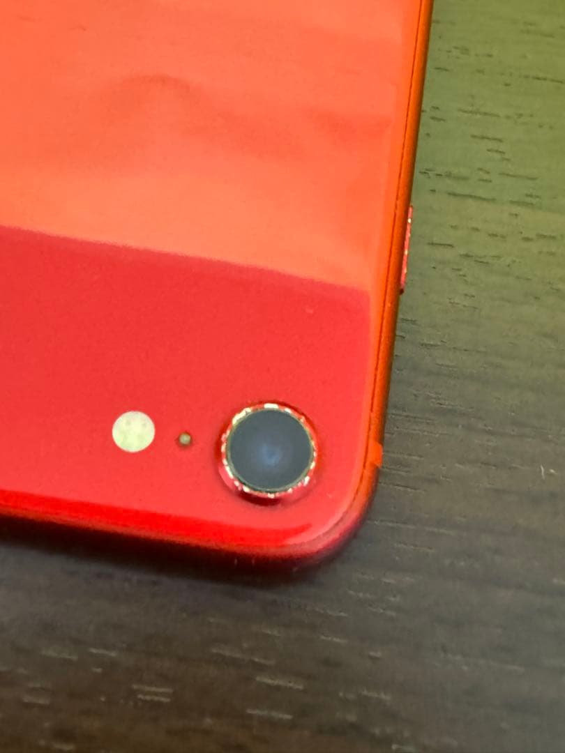 Apple iPhone SE (第2世代) 赤 画面にひびあり