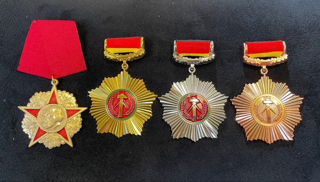 東ドイツ軍 カールマルクス勲章・祖国功労勲章金銀銅
