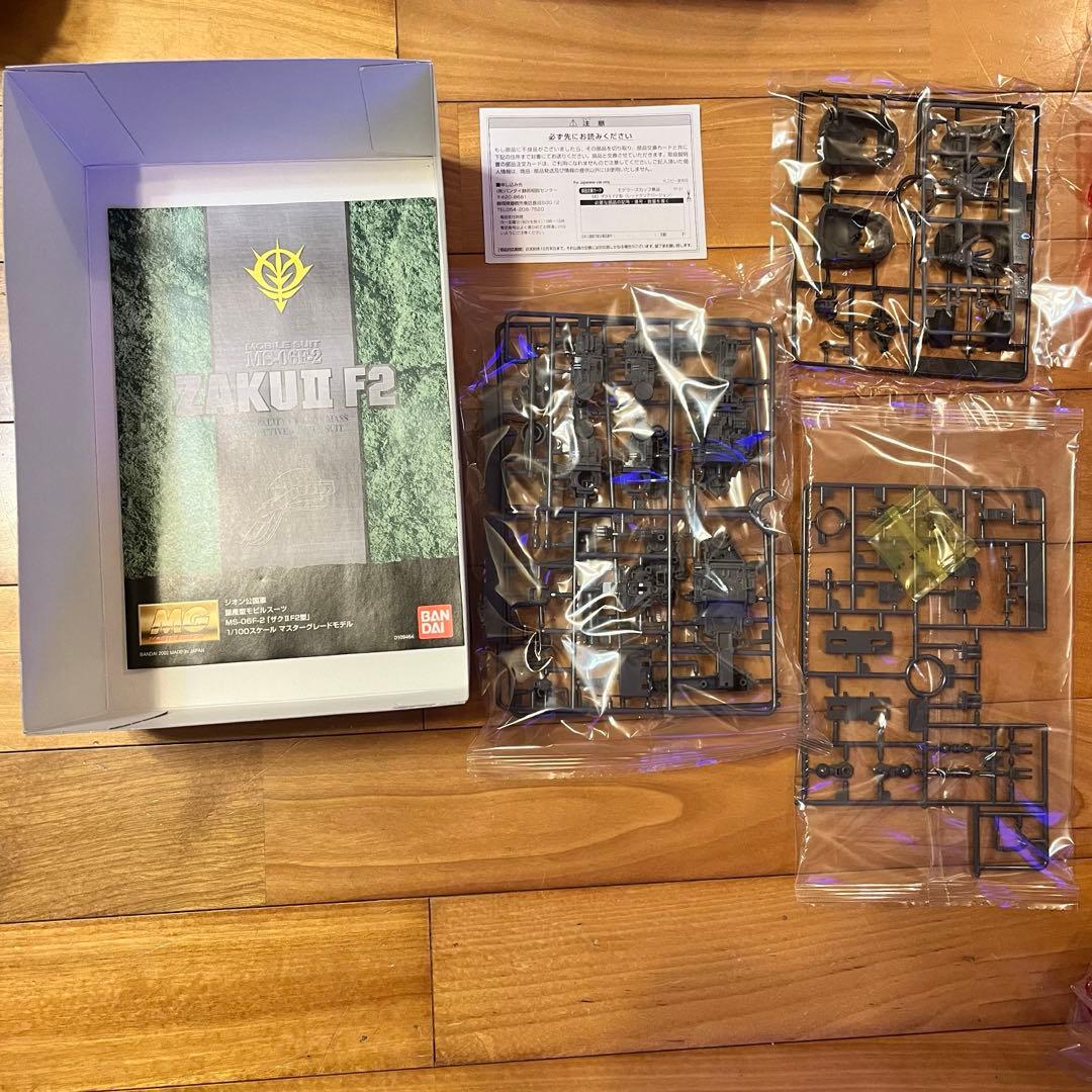 ガンプラ❣️MG 1：100 ザクⅡ F2型 レッドクリアver
