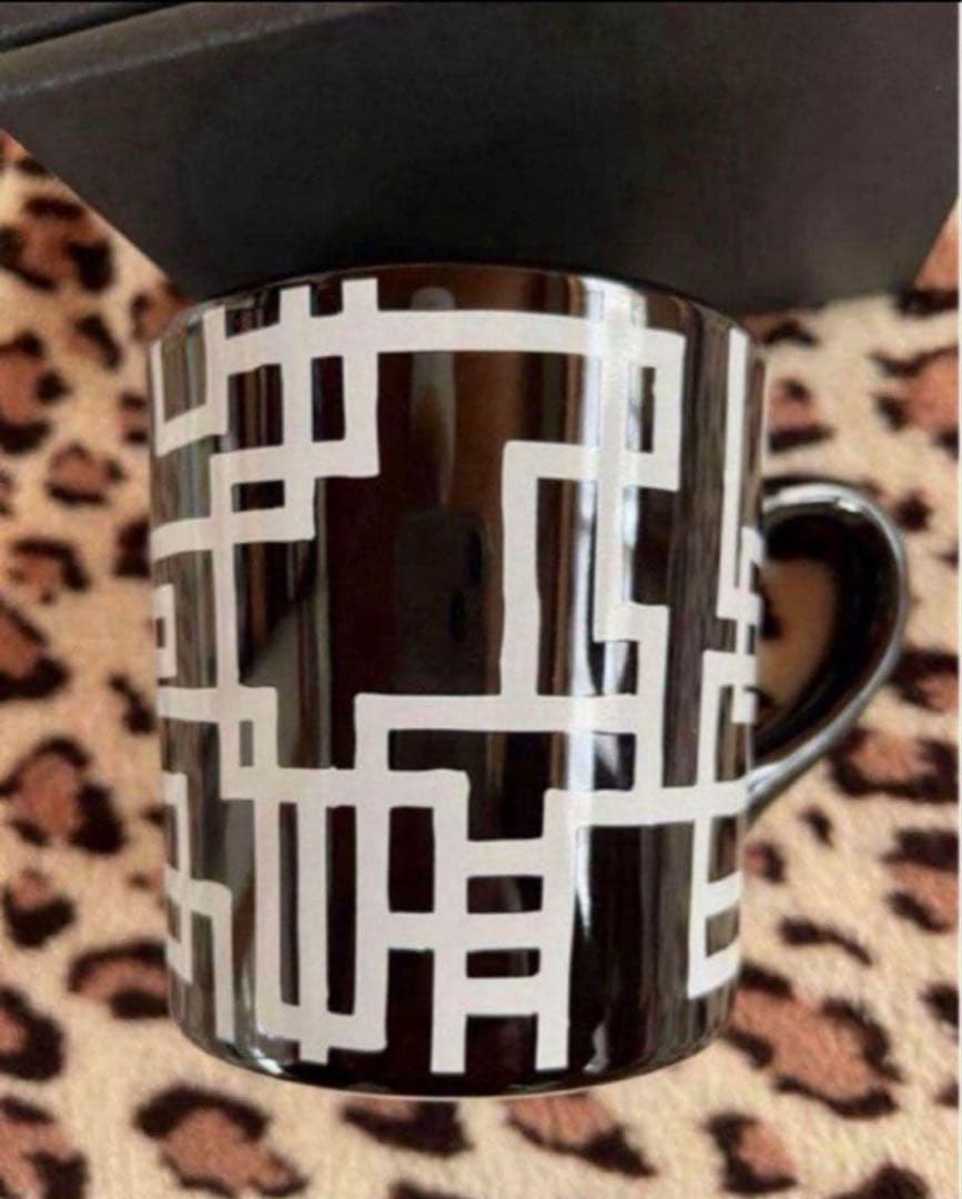 布袋寅泰 2017 マグカップ BLACK×WHITE - メルカリ