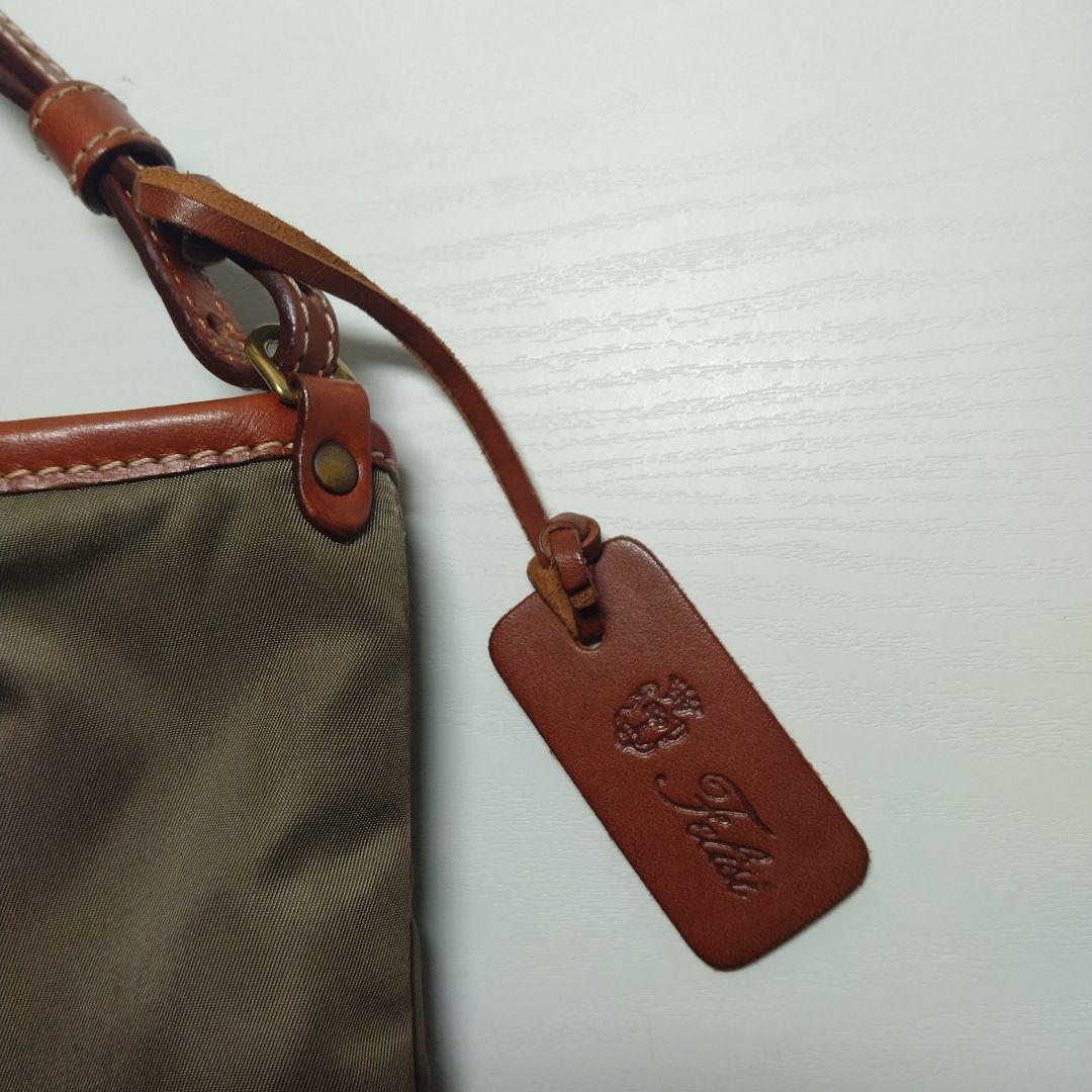 Felisi ショルダーバッグ