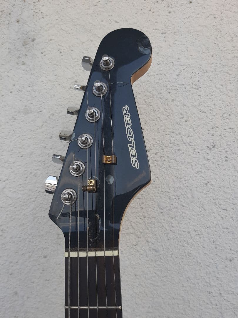最終値下げ加熱処理ＡＩＹストラトタイプエレキギターSSS黒