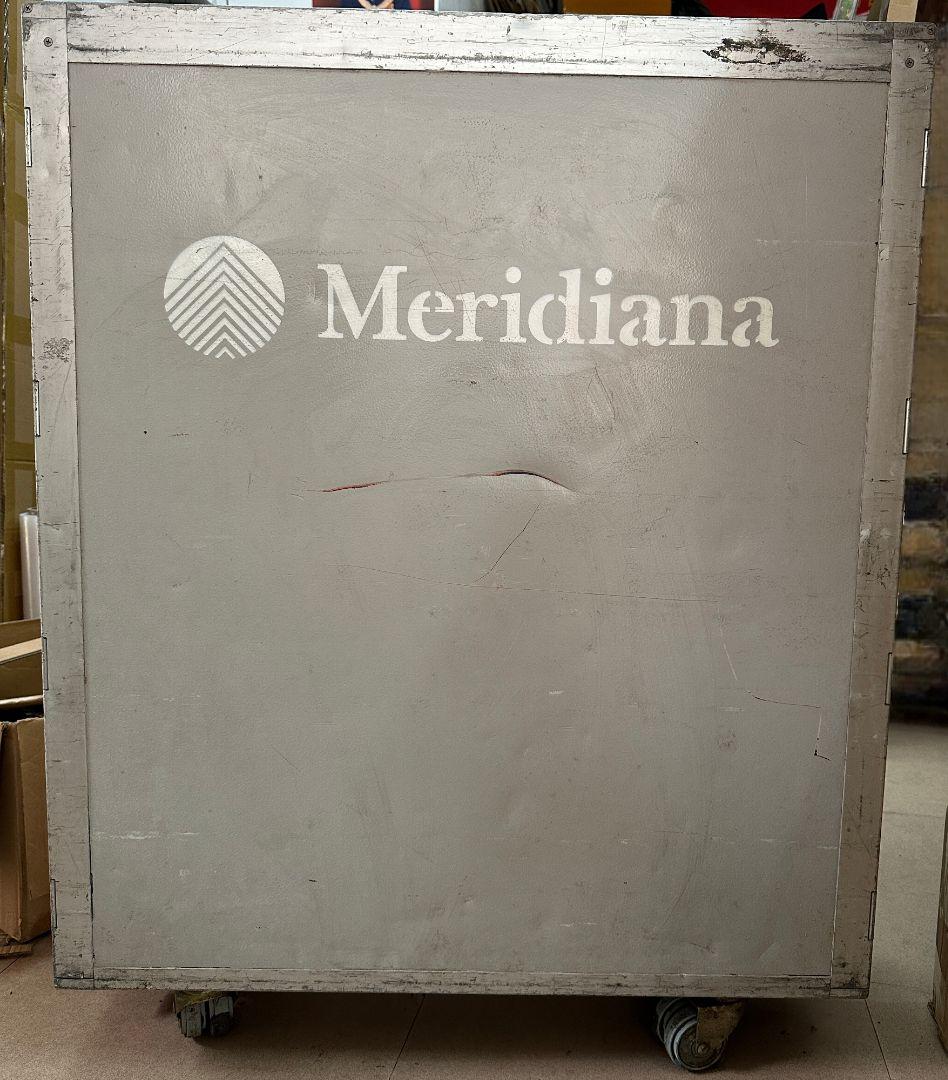 Meridiana航空　イタリア　ミールカート　フルサイズ 機内カート