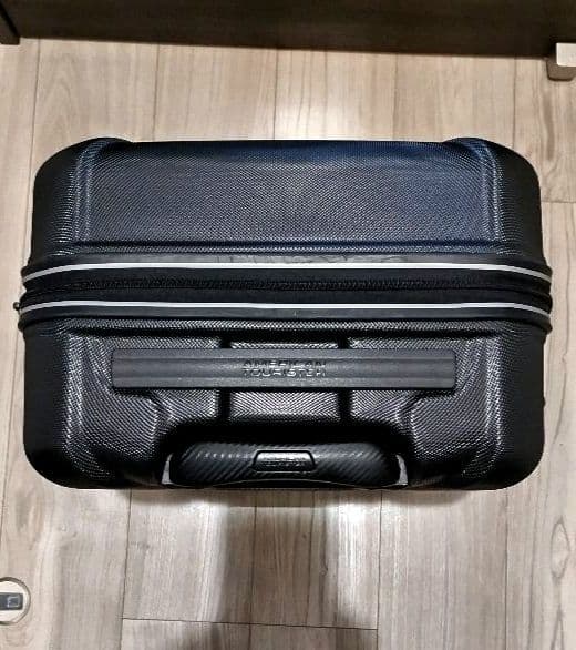 アメリカンツーリスターテクナム キャリーケース 36L