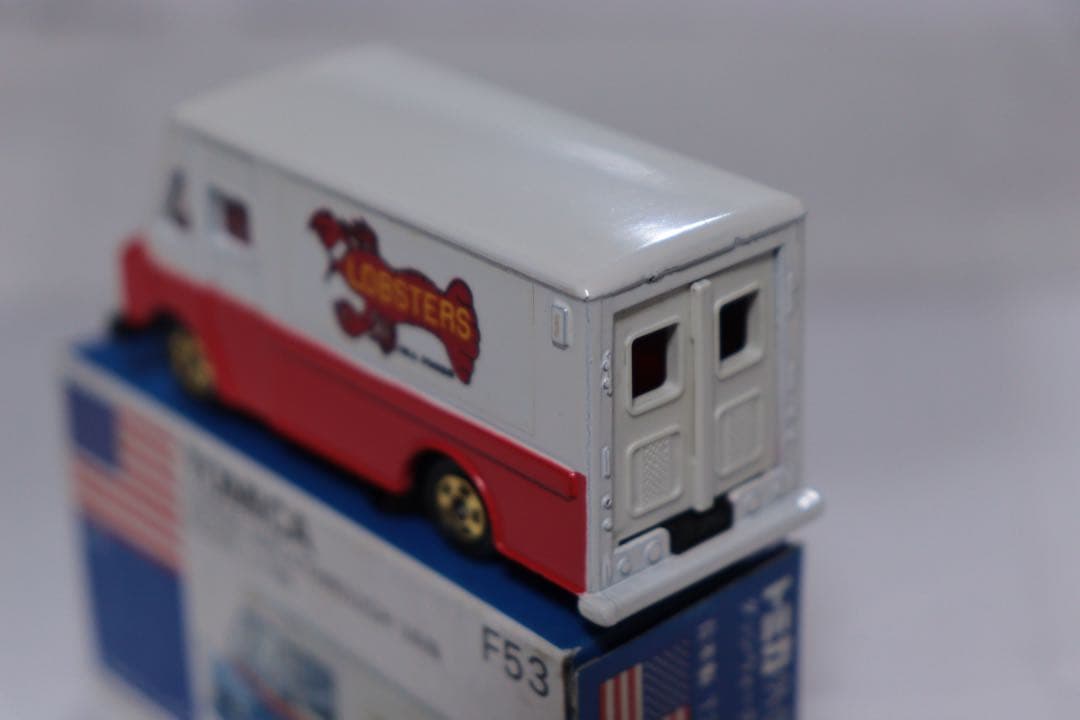 日本製　トミカ　外国車シリーズ　ダッジ　ウォークスルーバン　F53 ロブスター