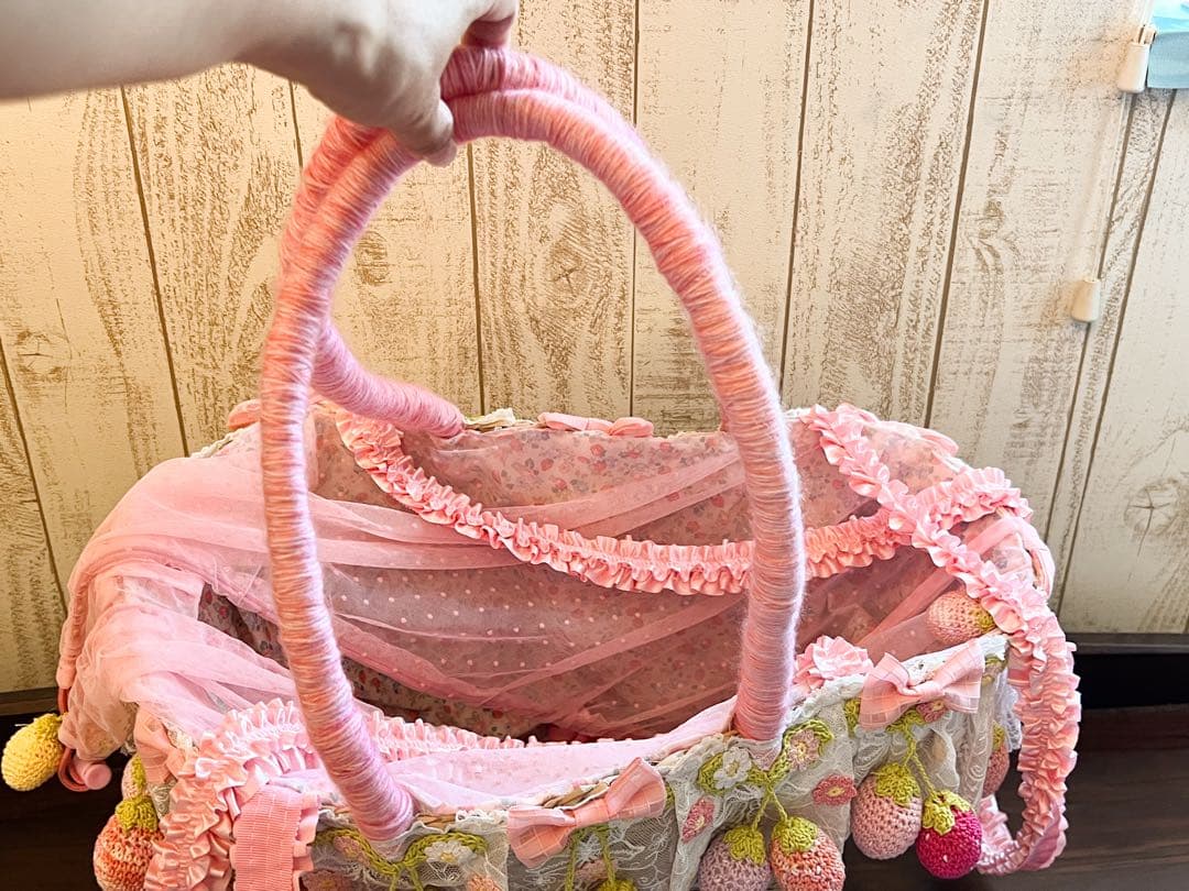 わんこのキャリーバッグ】いちごモチーフのピンクキャリーバッグ