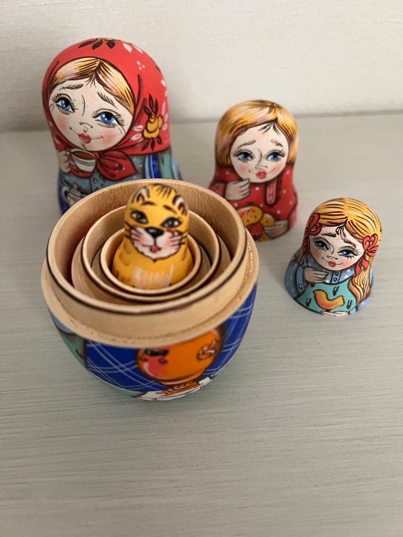 マトリョーシカ　少女　猫　スイーツ
