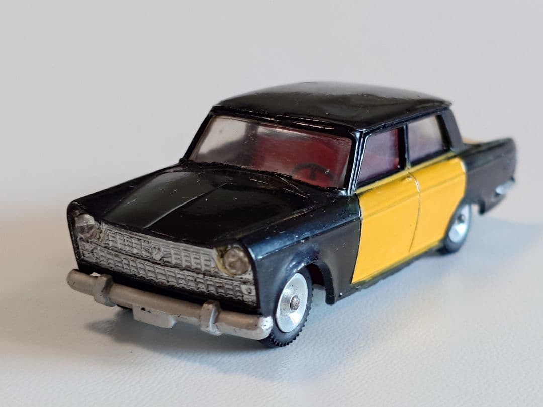 Dalia Solido NO.8 SEAT 1500 NO.9 RENAULT