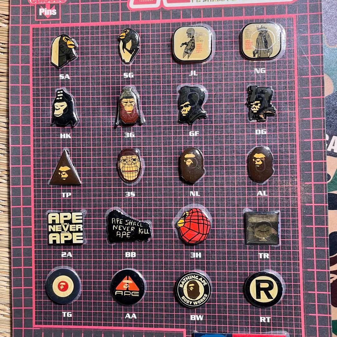 レア　APE BAPE 当時　ピンバッジ　セットアップ　カモフラカタログ　セット