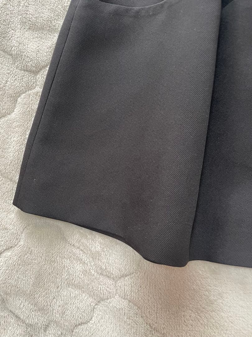 トレフルプラスワン TREFLE+1タックショートパンツ ブラック 01